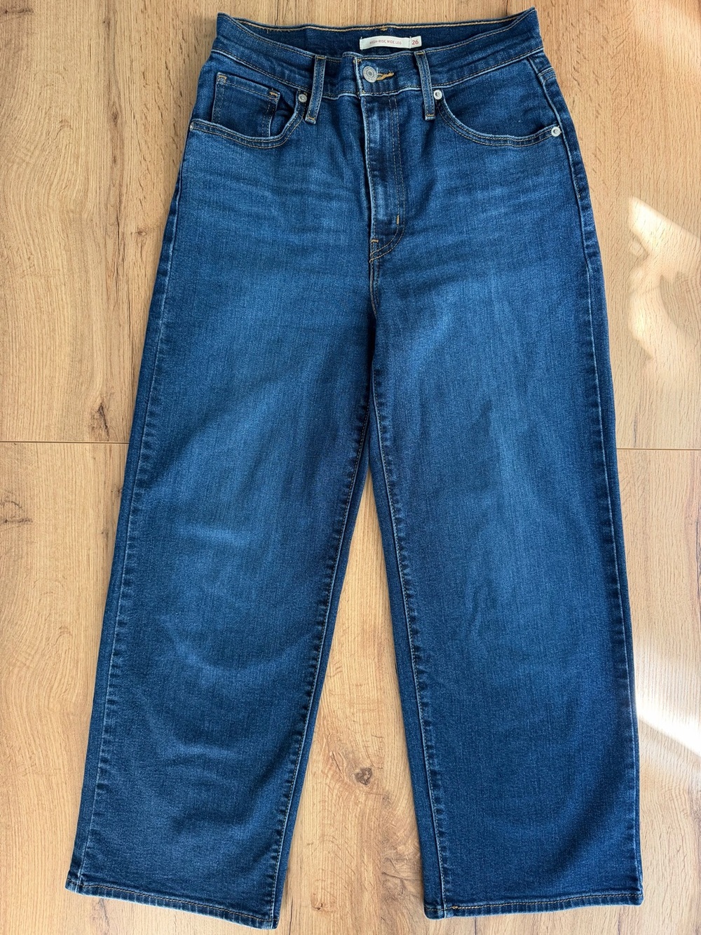 Levi’s High Rise Wide Leg Jeans Size 26 Medium Wash